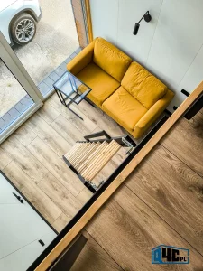 Dom FAMILY 3x7m z antresolą - salon z góry
